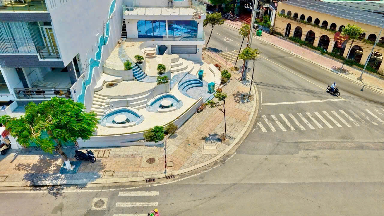 Cho thuê mặt bằng LÔ GÓC view biển Phạm Văn Đồng