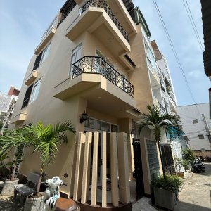 Bán nhà đẹp hẻm Yersin trung tâm phố, gần biển 9,25 tỷ mua về ở ngay