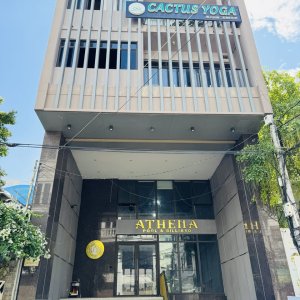 Cho thuê mặt bằng 3 tầng trống suốt 130m2 ngang 8m có thang máy