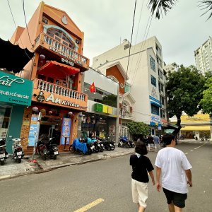 Nhà trung tâm khu phố Hàn đường Ngô Đức Kế gần Tô Hiến Thành, gần biển, ngang 5.2m