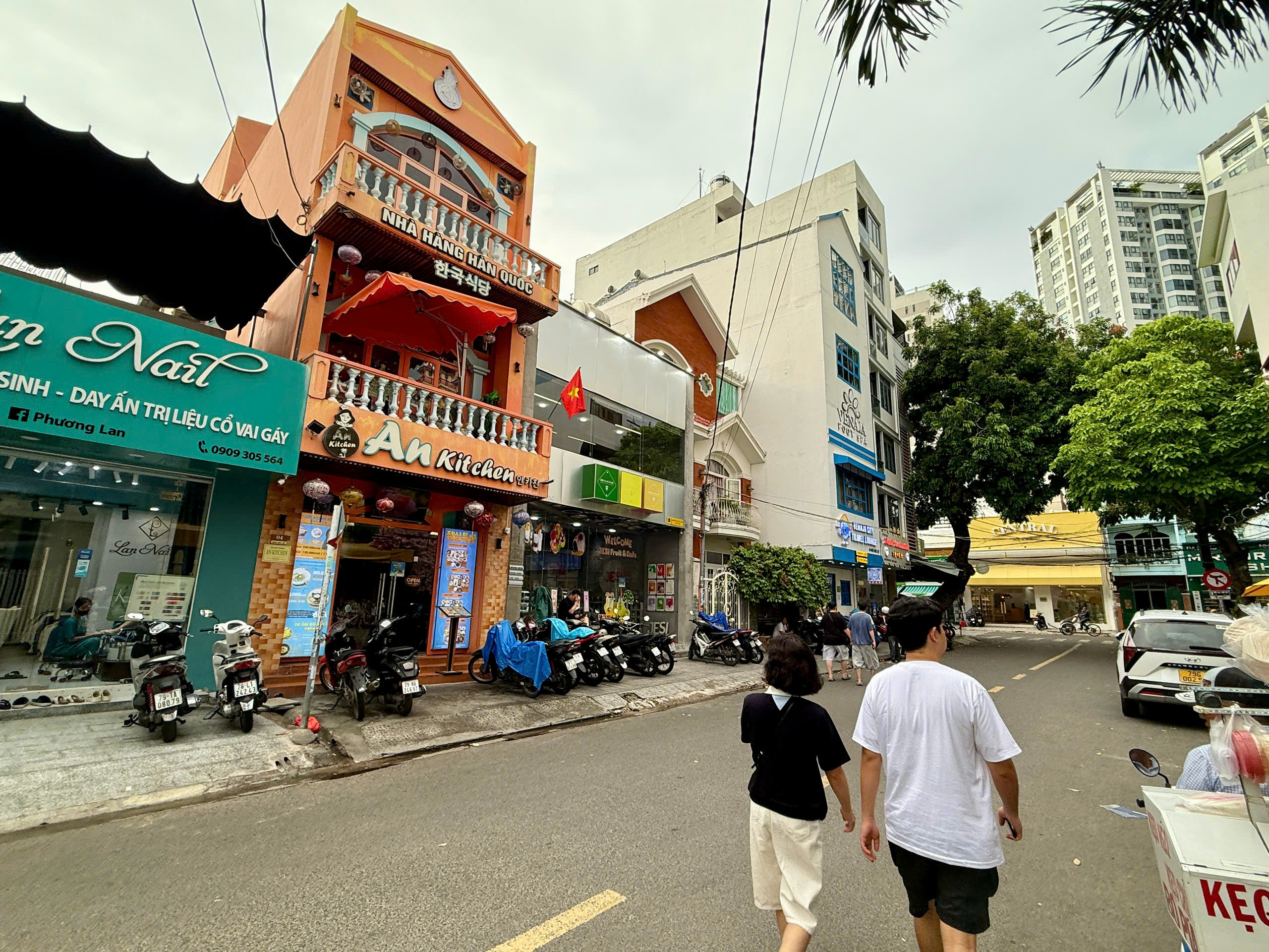 Nhà trung tâm khu phố Hàn đường Ngô Đức Kế gần Tô Hiến Thành, gần biển, ngang 5.2m