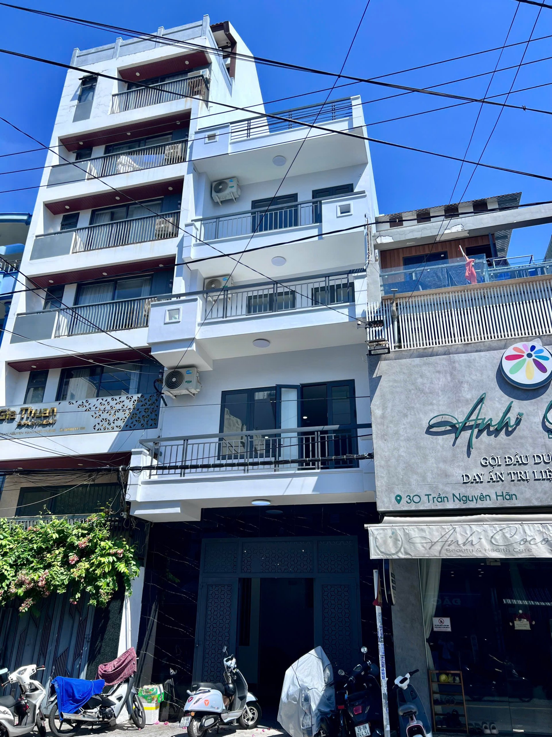 Bán nhà đẹp 4 tầng có thang máy khu bàn cờ gần chợ Xóm Mới, trung tâm Nha Trang. Giá tốt