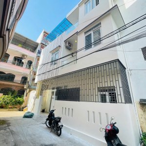 BÁN NHÀ TRUNG TÂM TP NHA TRANG GẦN BIỂN HẺM OTO ĐƯỜNG YERSIN