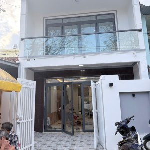 Nhà mặt tiền gần biển, gần chợ Đầm. 87m2 ngang hơn 5m. Giá chỉ 8,8 tỷ