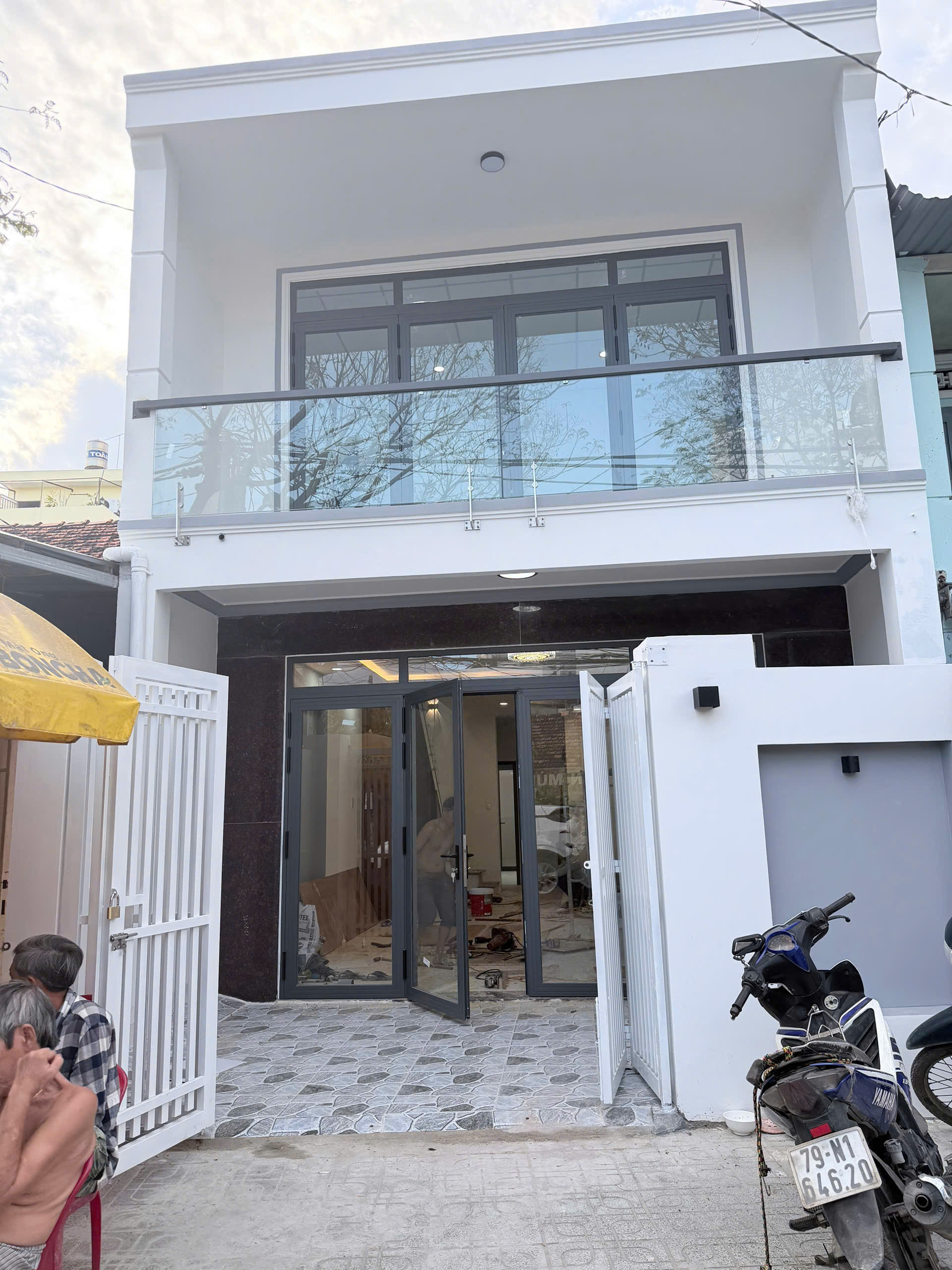 Nhà mặt tiền gần biển, gần chợ Đầm. 87m2 ngang hơn 5m. Giá chỉ 8,8 tỷ