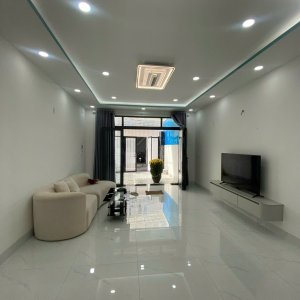 Nhà đẹp trung tâm Nha Trang mua về ở ngay giá chỉ 7,79 tỷ