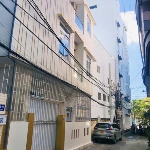 BÁN NHÀ TRUNG TÂM TP NHA TRANG GẦN BIỂN HẺM OTO ĐƯỜNG YERSIN