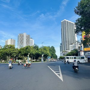 Bán nhà mặt phố Lê Thánh Tôn, Nha Trang. Diện tích: 115,5m2 ngang 7,7m. Giá bán 63 tỷ