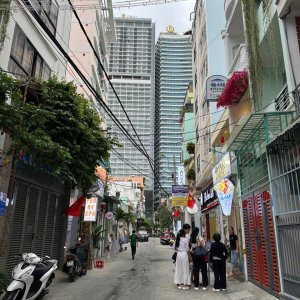 Bán nhà đường Nguyễn Thị Minh Khai - gần biển - vị trí đông khách du lịch. 71,5m2 giá chỉ 15 tỷ