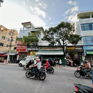 Bán nhà 4 tầng mặt tiền Nguyễn Thị Minh Khai, gần biển, giá 18 tỷ