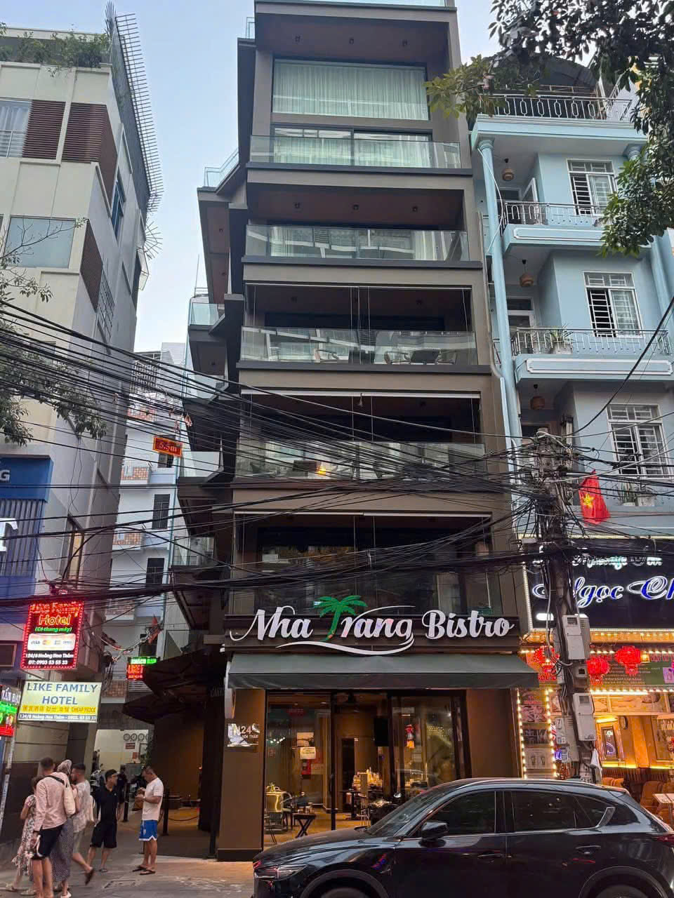 Cho thuê nhà mặt tiền Hoàng Hoa Thám ngang 6m, trung tâm Nha Trang, gần biển