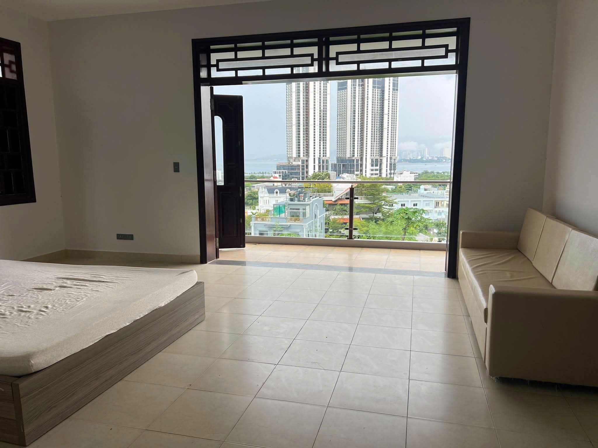 Cho thuê Villa view biển Nha Trang, gần núi cô Tiên và bến du thuyền